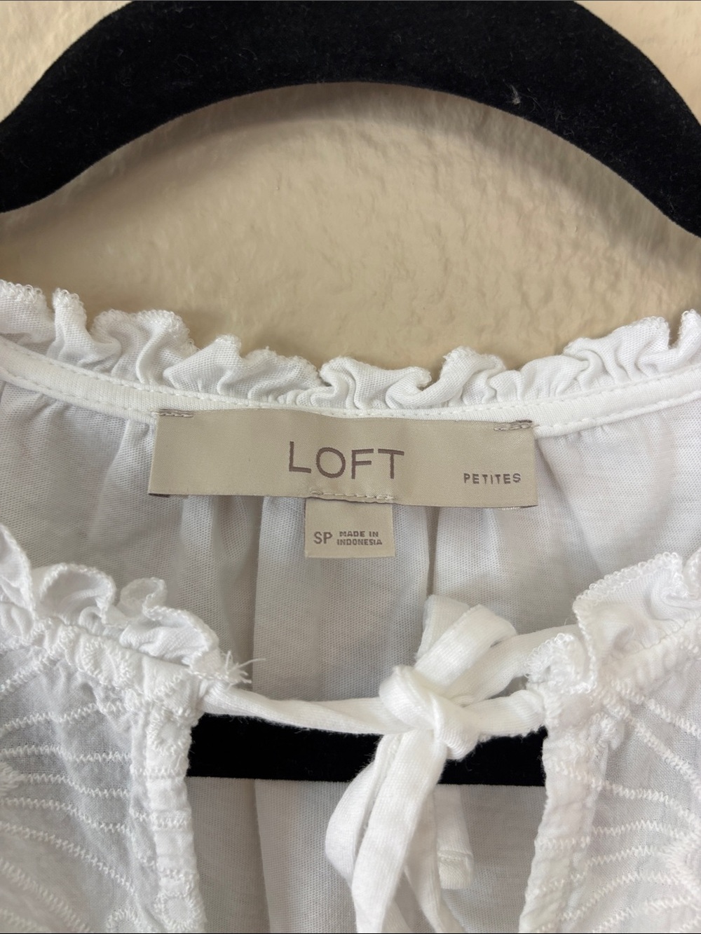 LOFT White Eyelet Tie-Neck Puff Sleeve Top - Picture 4 of 10